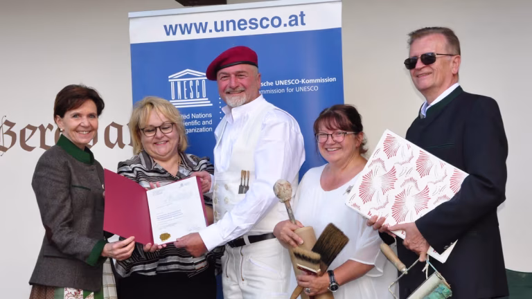 UNESCO Übergabe Malerhandwerk Bildrecht_Ritsch_TT